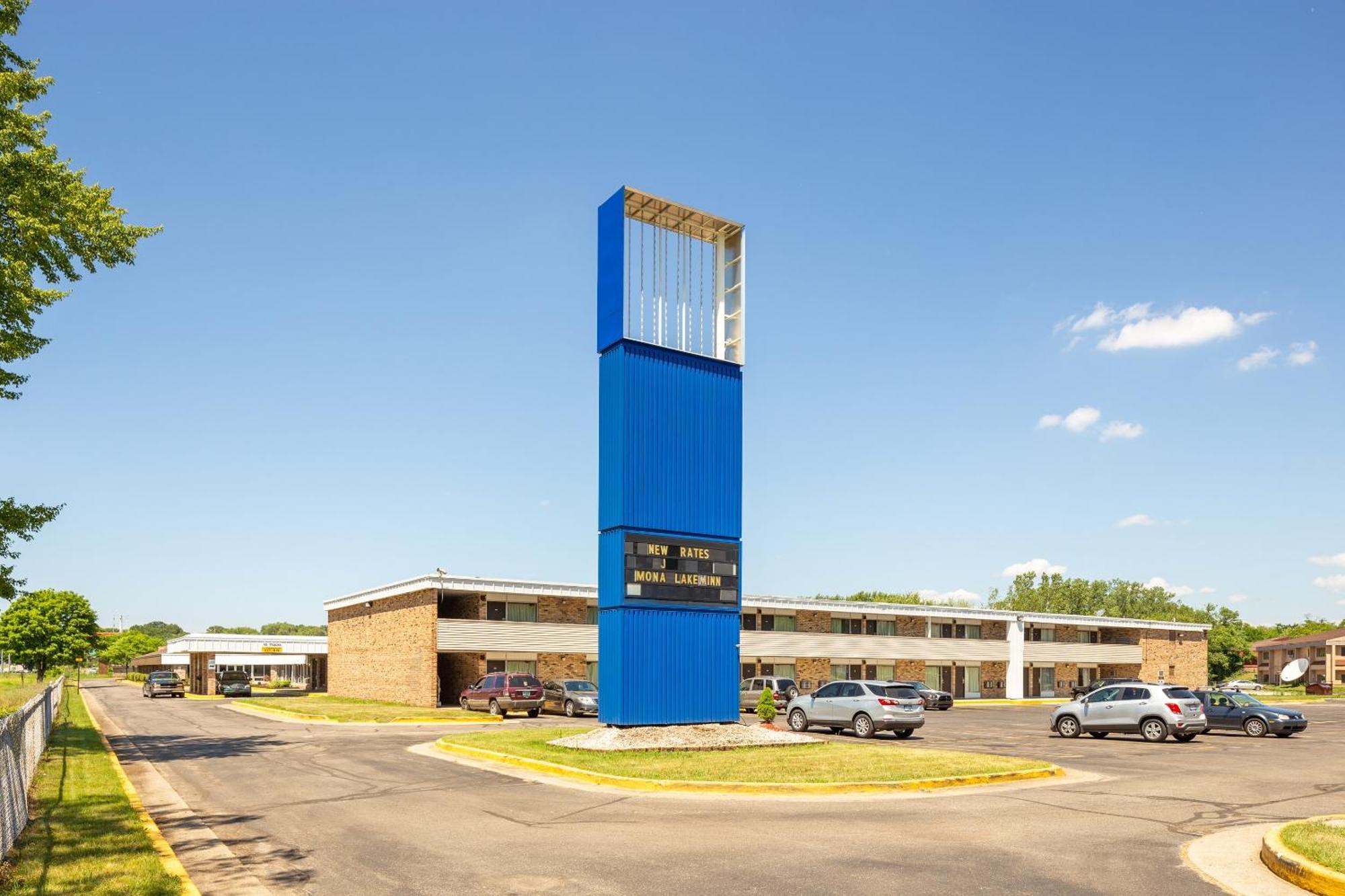Oyo Hotel Mona Lake Muskegon Bagian luar foto